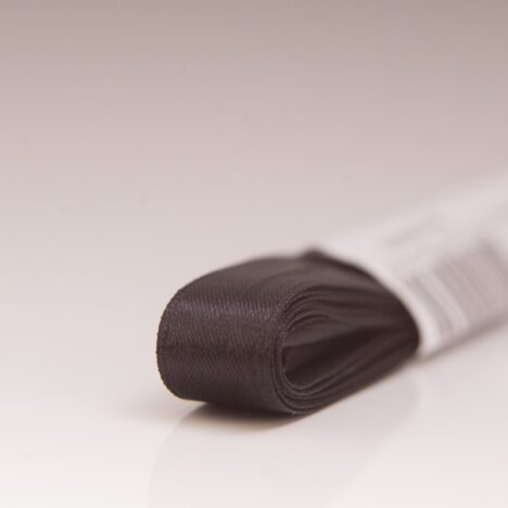 APAVU ŠŅORES PLAKANAS SATĪNA 12 MM
